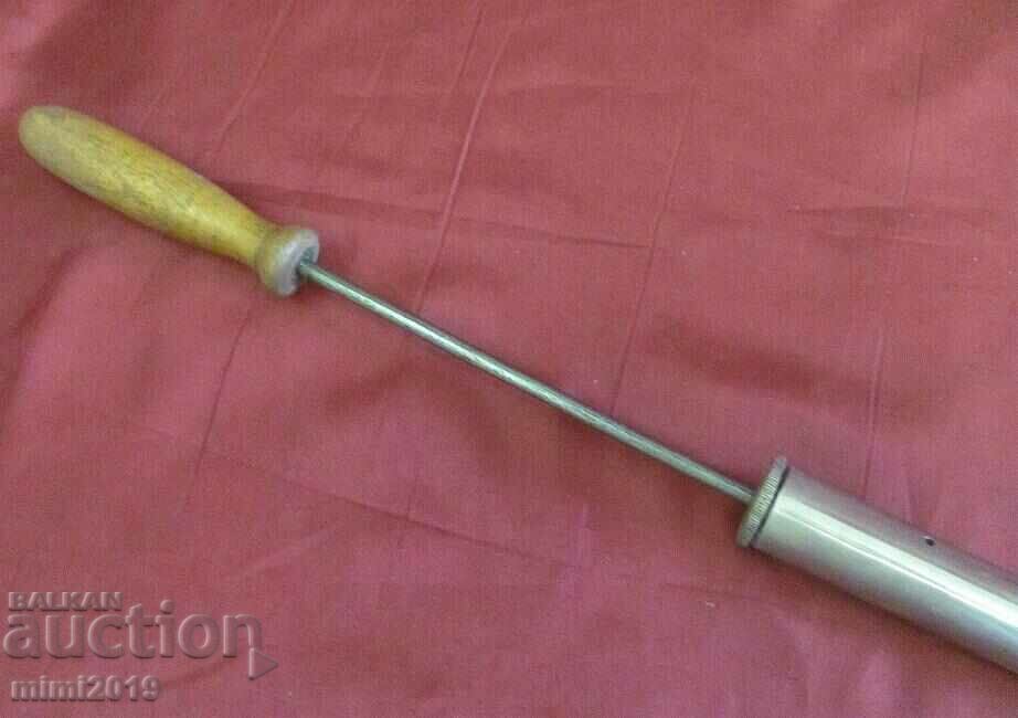 Delivery of 30's Original Bicycle Pump Delivery of 30's Original Bicycle Pump