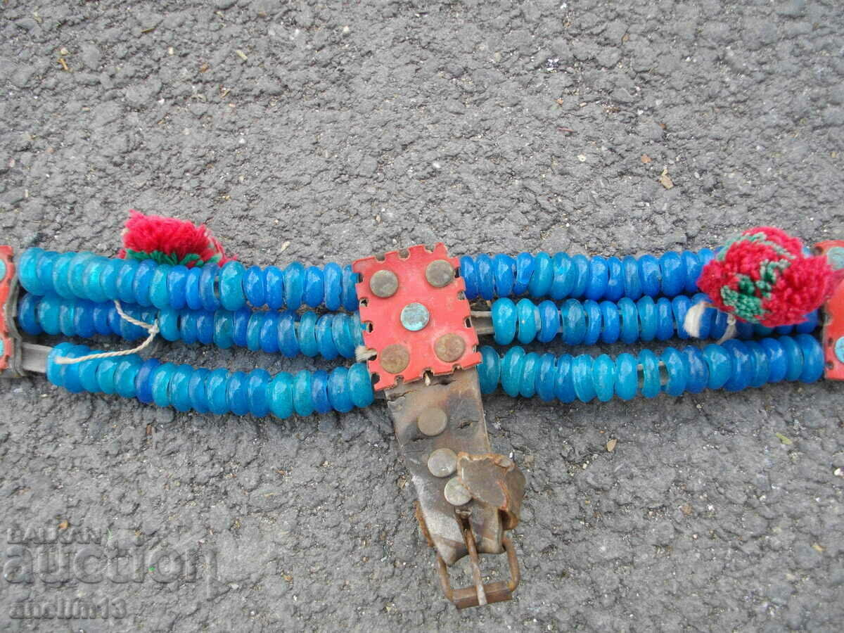 Auction OLD HORSE TACK GLASS BEADS Auction OLD HORSE TACK GLASS BEADS