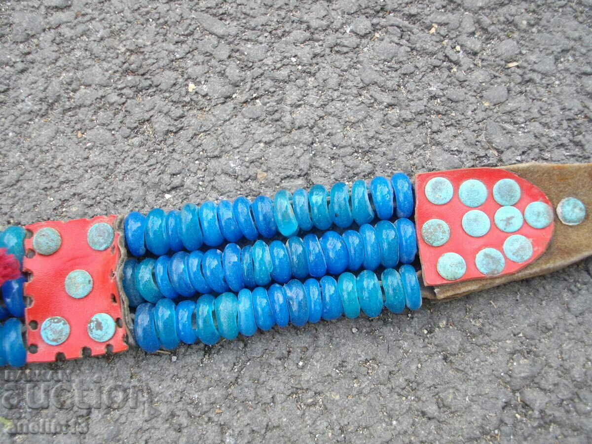 Delivery of OLD HORSE TACK GLASS BEADS Delivery of OLD HORSE TACK GLASS BEADS