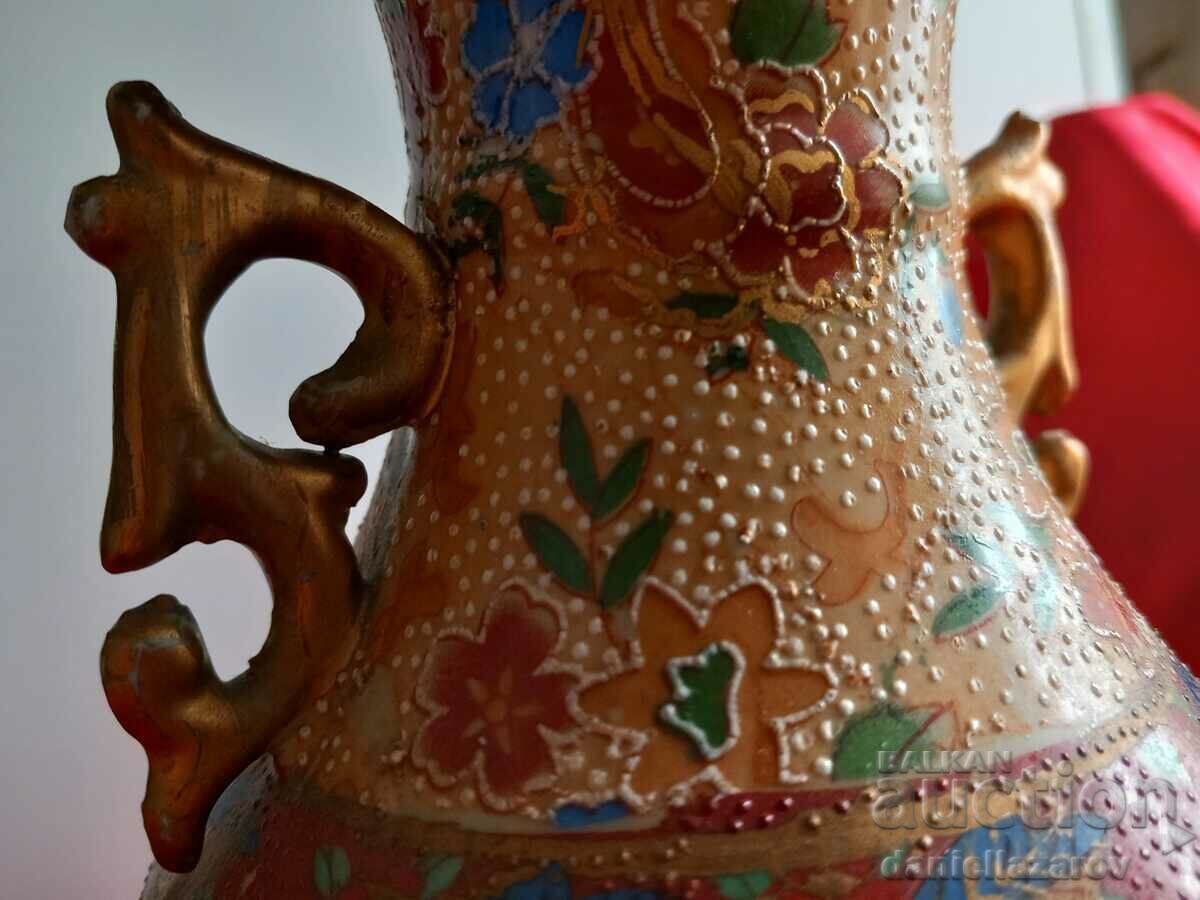 Auction  Unique Rare CHINESE Porcelain Vase, Signed!