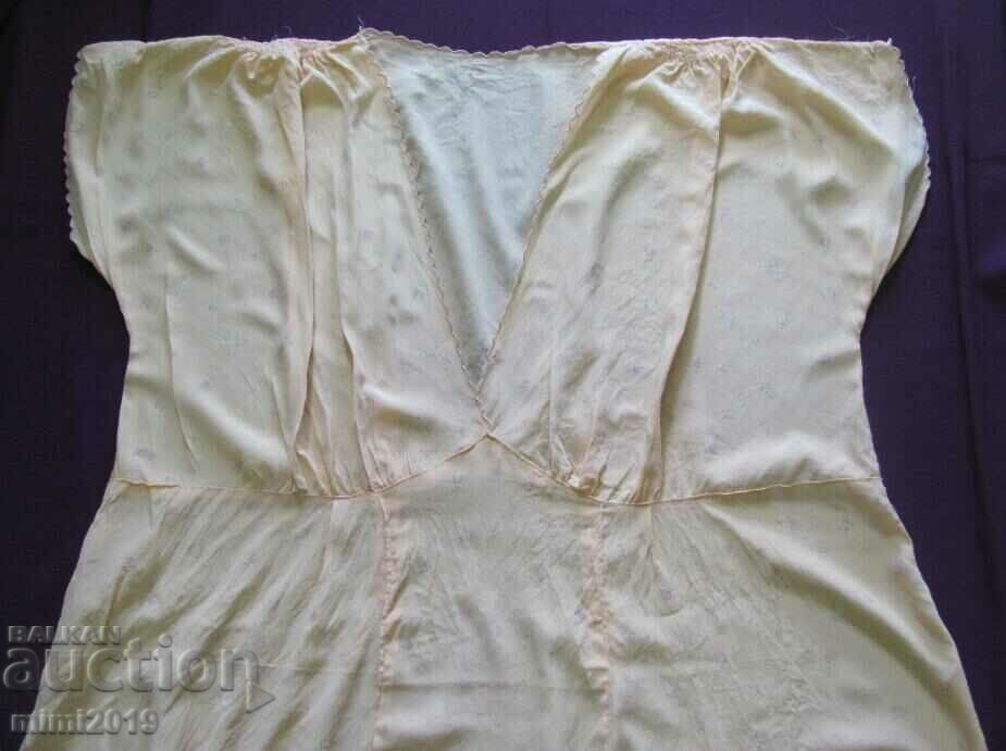 Cămașă de noapte Vintich Silk pentru femei cu preț 50.00 BGN | € 25.56