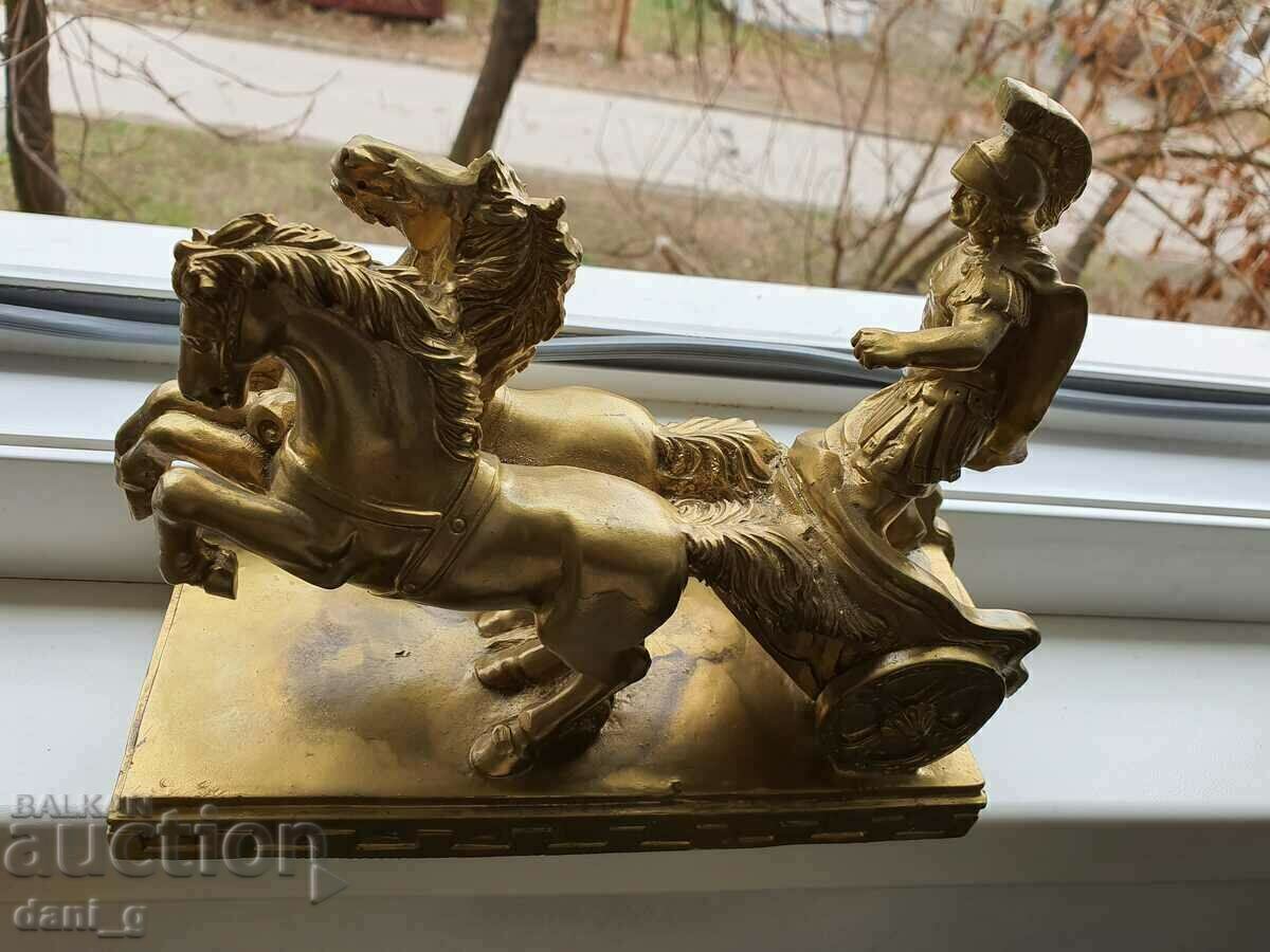 Delivery of the sculptor figure