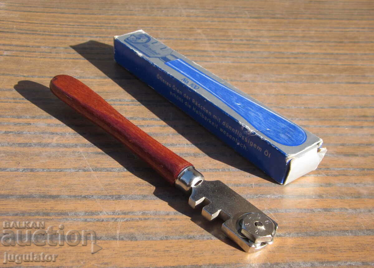 Delivery of old German glass cutter glass cutter with box Delivery of old German glass cutter glass cutter with box