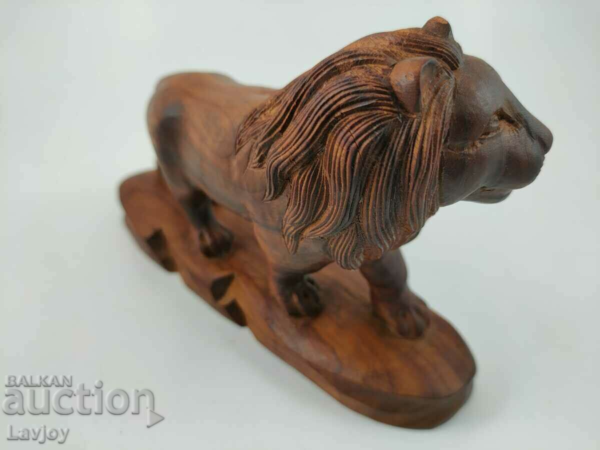 Auction Wood carving figurine Lion Auction Wood carving figurine Lion
