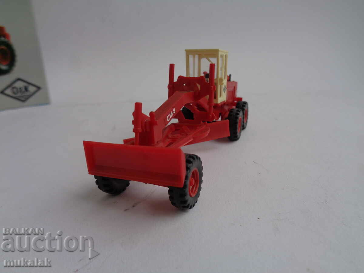 Auction KIBRI H0 1/87 GRADER FADROMA EXCAVATOR MODEL TOY TROLLEY Auction KIBRI H0 1/87 GRADER FADROMA EXCAVATOR MODEL TOY TROLLEY