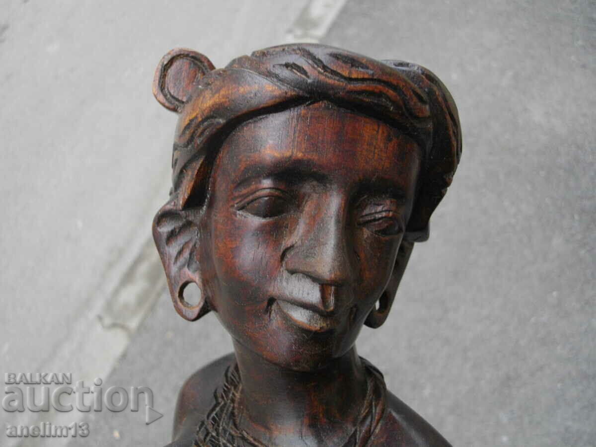 Auction  OLD FIGURE STATUETTE BUST WOOD CARVING