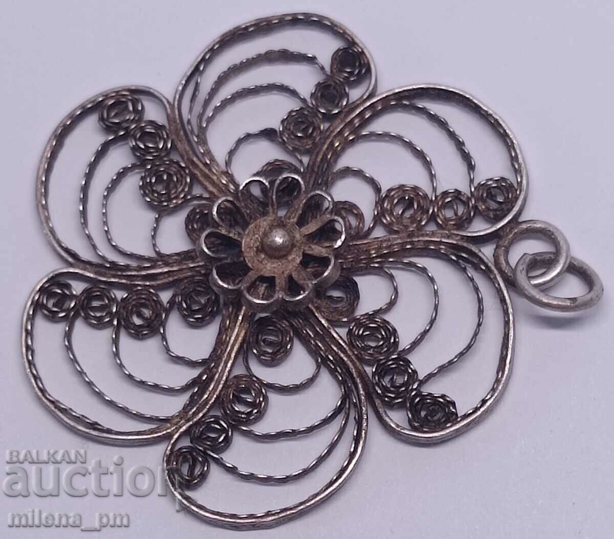 Δημοπρασία Παλιό ασημένιο μενταγιόν Δημοπρασία Παλιό ασημένιο μενταγιόν