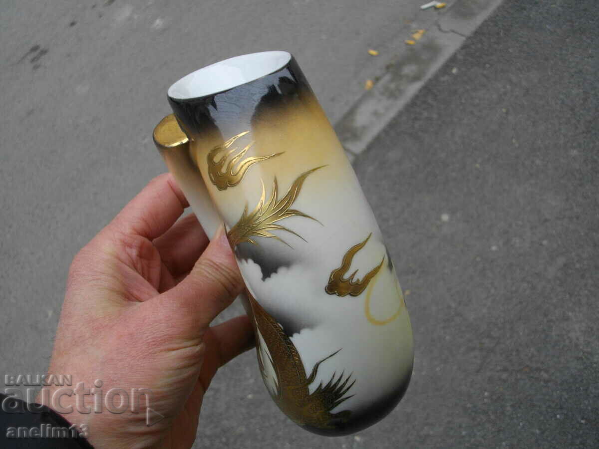 Livrarea FRUMOASĂ VAZĂ DRAGON DE PORCELAN pictat