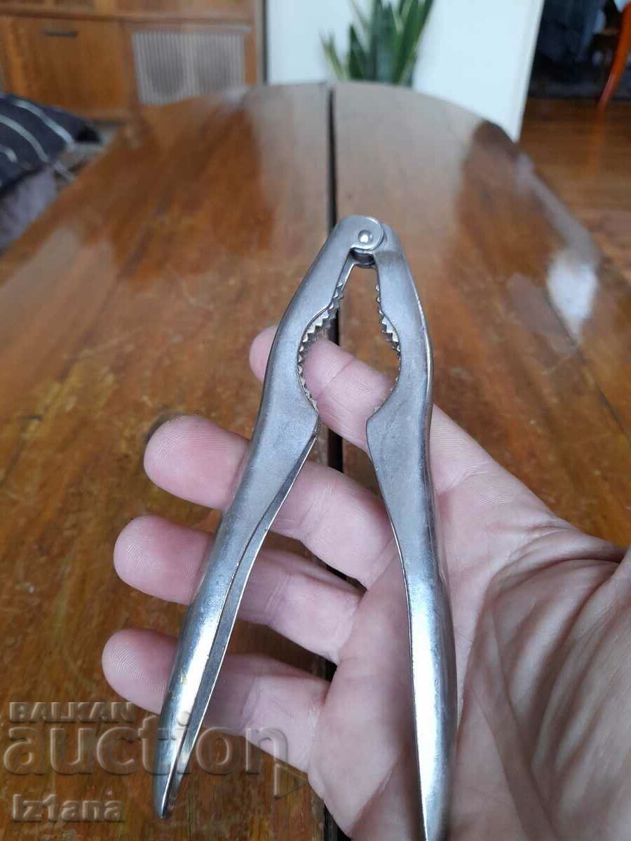 Old nutcracker with price 22.00 BGN | € 11.25 Old nutcracker with price 22.00 BGN | € 11.25