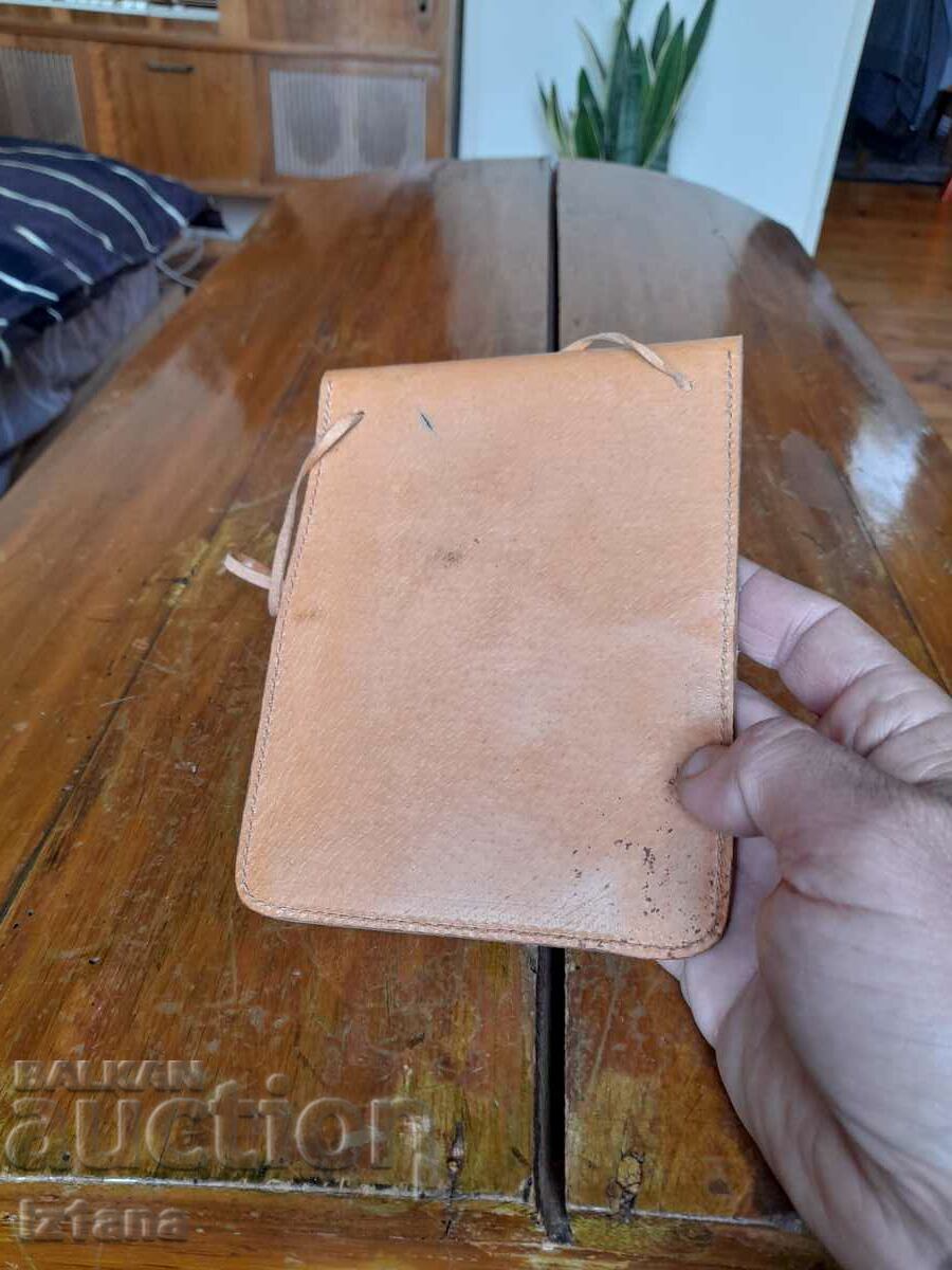 Auction Old neck pocket square Auction Old neck pocket square