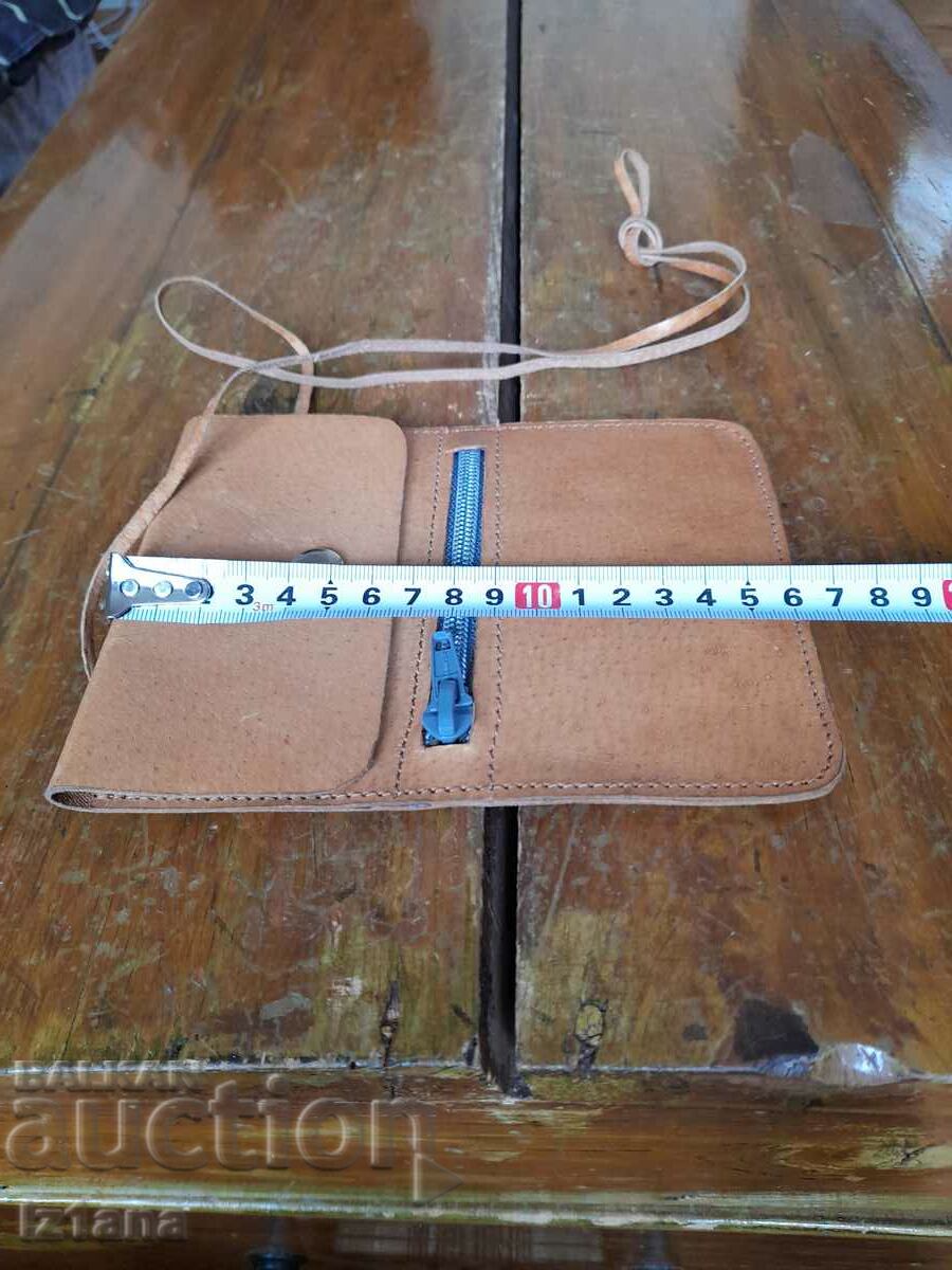 Delivery of Old neck pocket square Delivery of Old neck pocket square