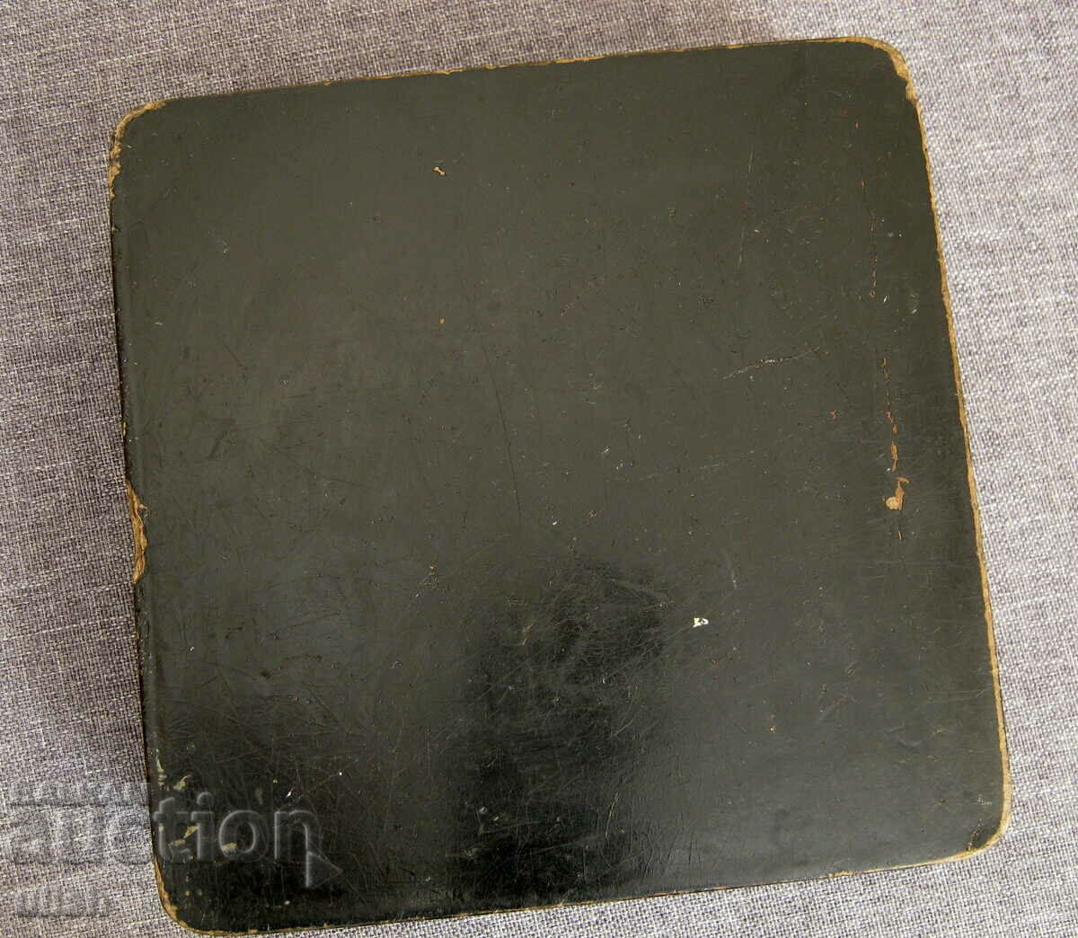 Auction Antique jewelry box papier mache old China Auction Antique jewelry box papier mache old China