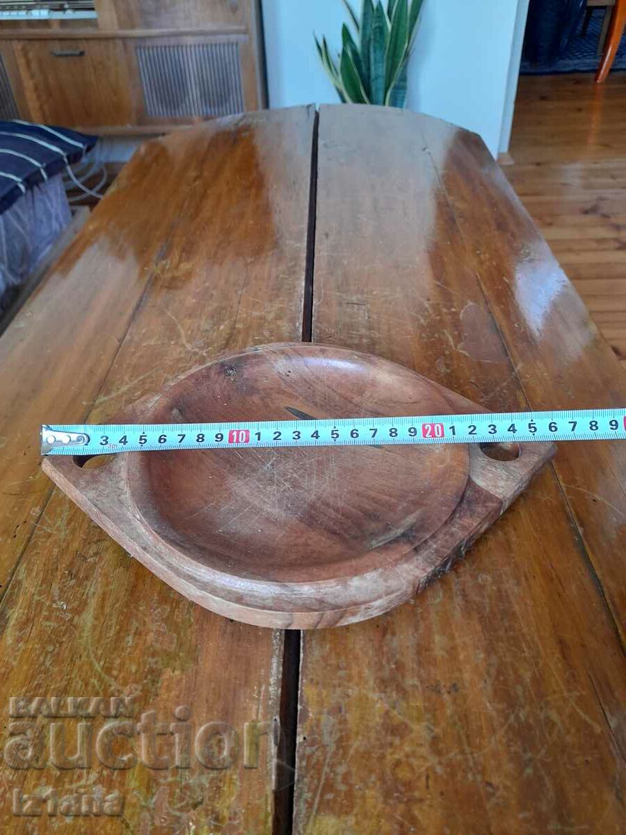 Auction Old wooden wall plate Auction Old wooden wall plate