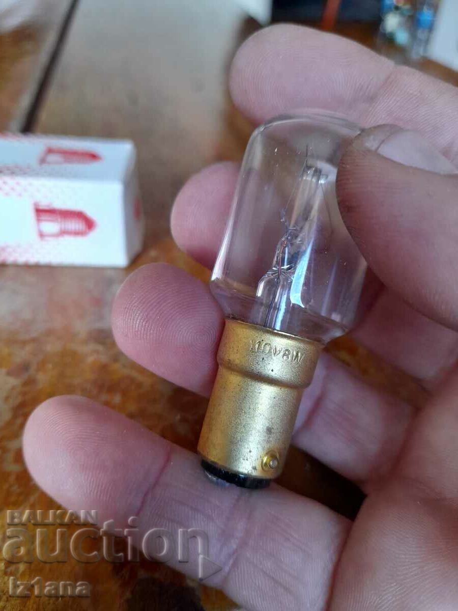 Delivery of Old light bulb Delivery of Old light bulb