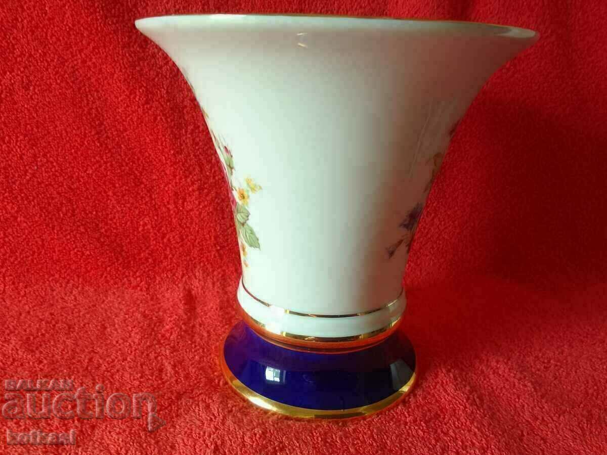 Delivery of Porcelain vase ROYAL DUX Cobalt Meissen bouquets gilding