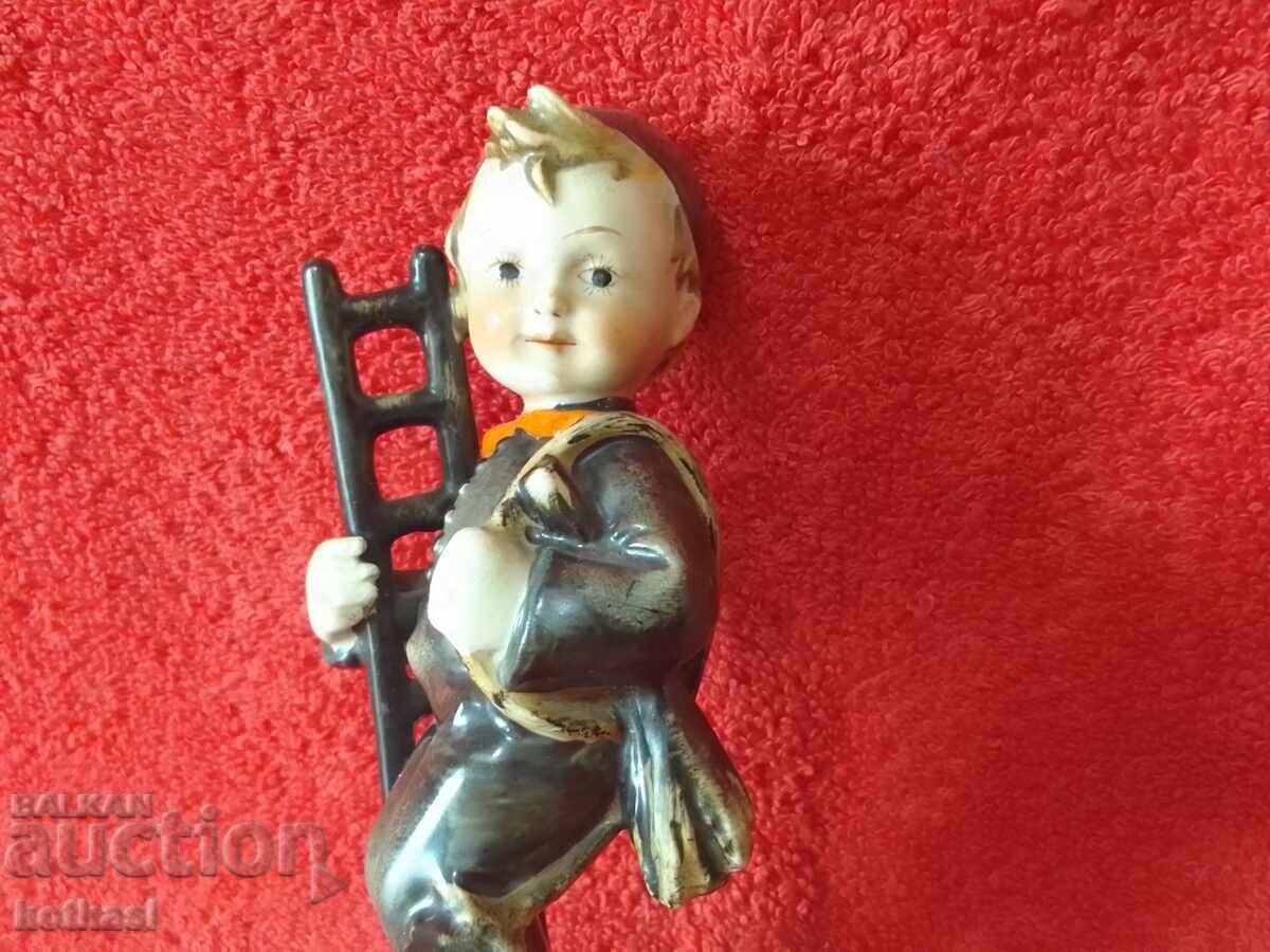 Стара Порцеланова фигура Коминочистач 1935-1949 Hummel - 7 Стара Порцеланова фигура Коминочистач 1935-1949 Hummel - 7