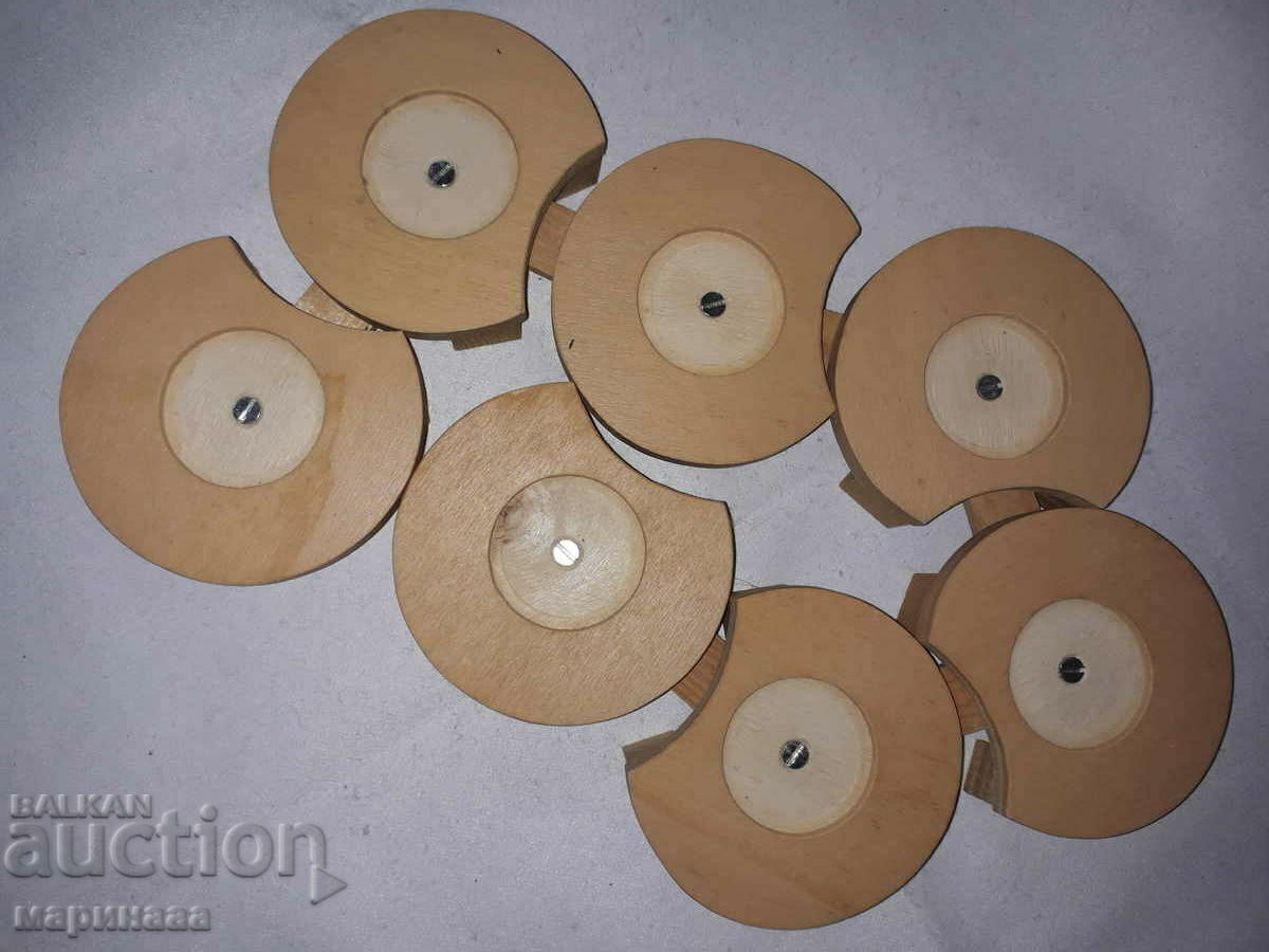 Delivery of WOODEN STAND Delivery of WOODEN STAND