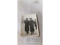 Fotografie Varna Un ofițer și un bărbat la plimbare 1940