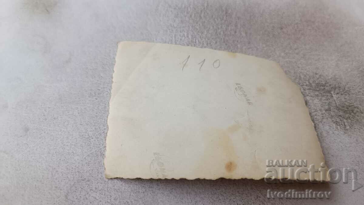 S. Varna Woman and little girl at the entrance to Morsk. a garden with price 2.35 BGN | € 1.20 S. Varna Woman and little girl at the entrance to Morsk. a garden with price 2.35 BGN | € 1.20