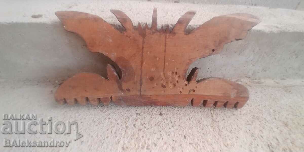 Delivery of Old wood carving