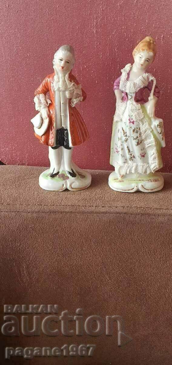 Delivery of Set of two porcelain figurines. Delivery of Set of two porcelain figurines.