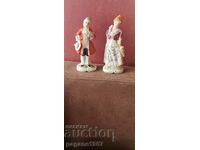 Set of two porcelain figurines.