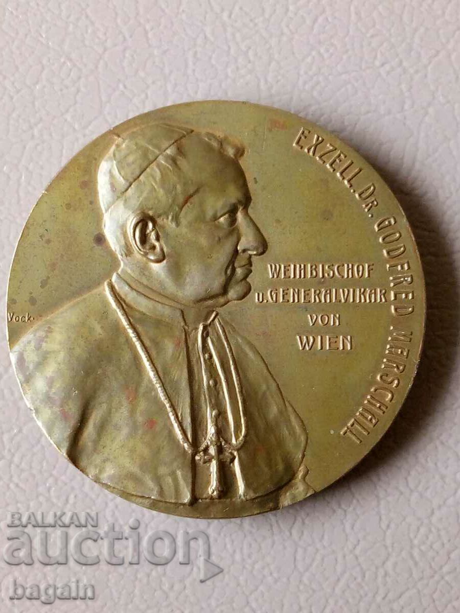 Ένα μοναδικό μετάλλιο. Καρδινάλιος της Βιέννης και Παπικός Βικάριος.