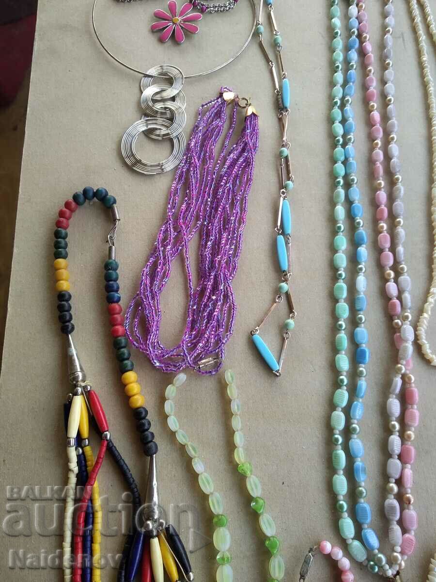 Lot necklaces necklaces with price 50.00 BGN | € 25.56 Lot necklaces necklaces with price 50.00 BGN | € 25.56