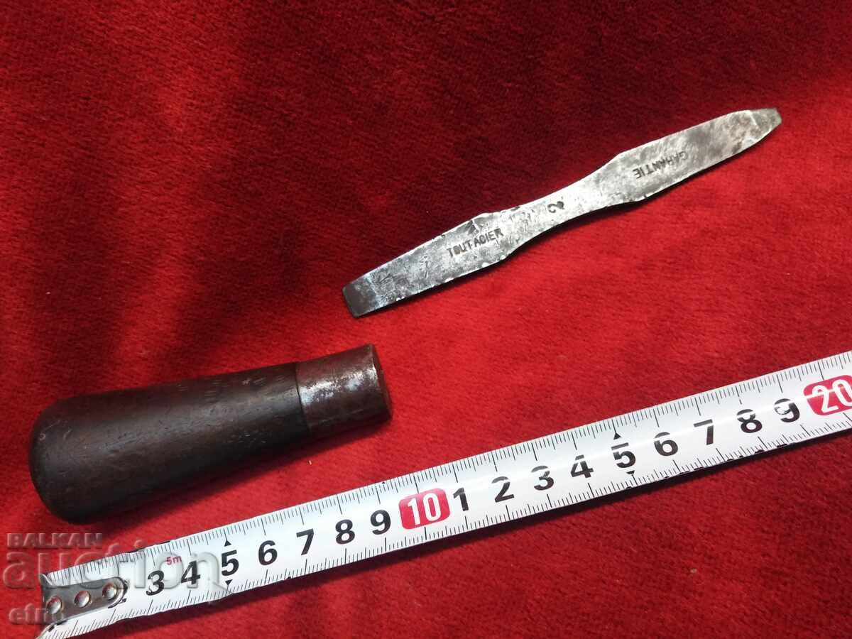 RIFLE ZIPPER, VINTAGE ZIPPER TOOL, SCREWDRIVER with price 55.00 BGN | € 28.12 RIFLE ZIPPER, VINTAGE ZIPPER TOOL, SCREWDRIVER with price 55.00 BGN | € 28.12