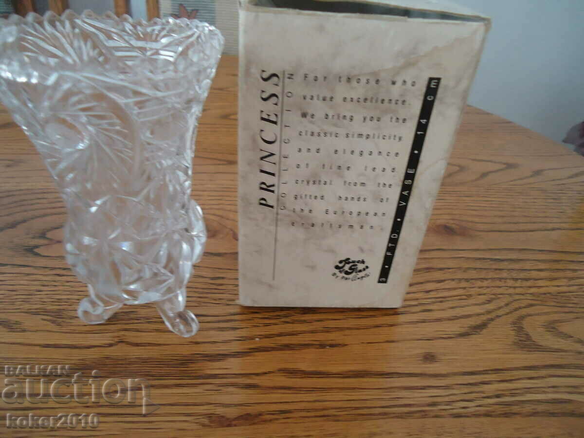 Old crystal vase with price 50.00 BGN | € 25.56 Old crystal vase with price 50.00 BGN | € 25.56