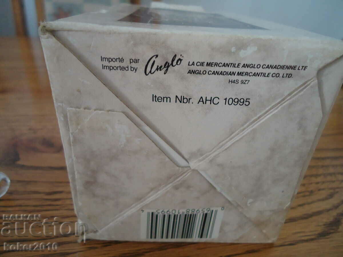 Auction Old crystal vase Auction Old crystal vase