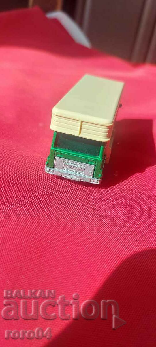 Auction  MATCHBOX - 1977