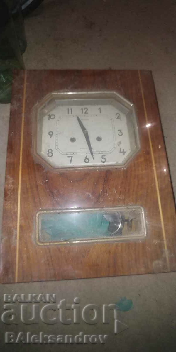 Large wall clock with price 22.00 BGN | € 11.25