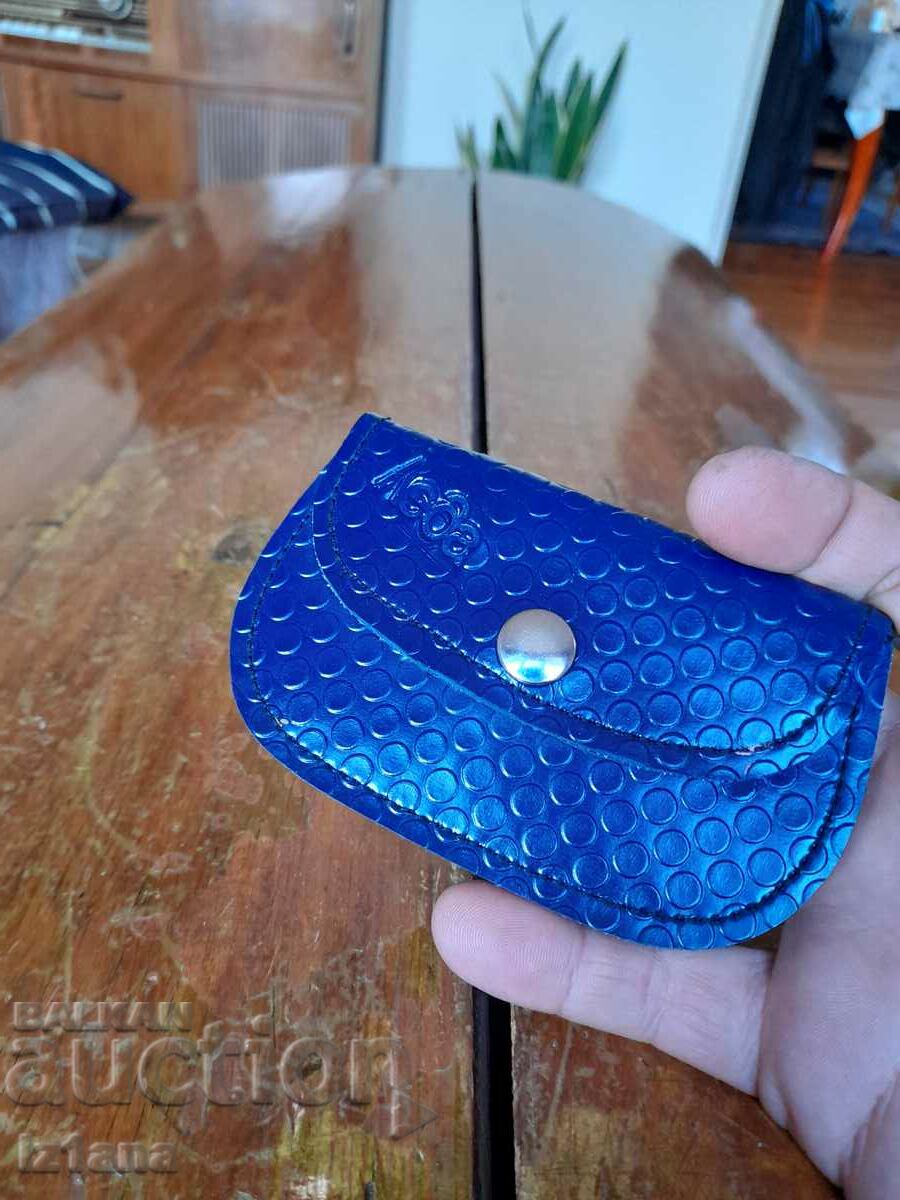 Old wallet Leda with price 20.00 BGN | € 10.23 Old wallet Leda with price 20.00 BGN | € 10.23