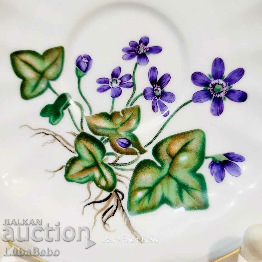 Carl von Linne porcelain cup and saucer, "Anemone Hepatica - 6 Carl von Linne porcelain cup and saucer, "Anemone Hepatica - 6