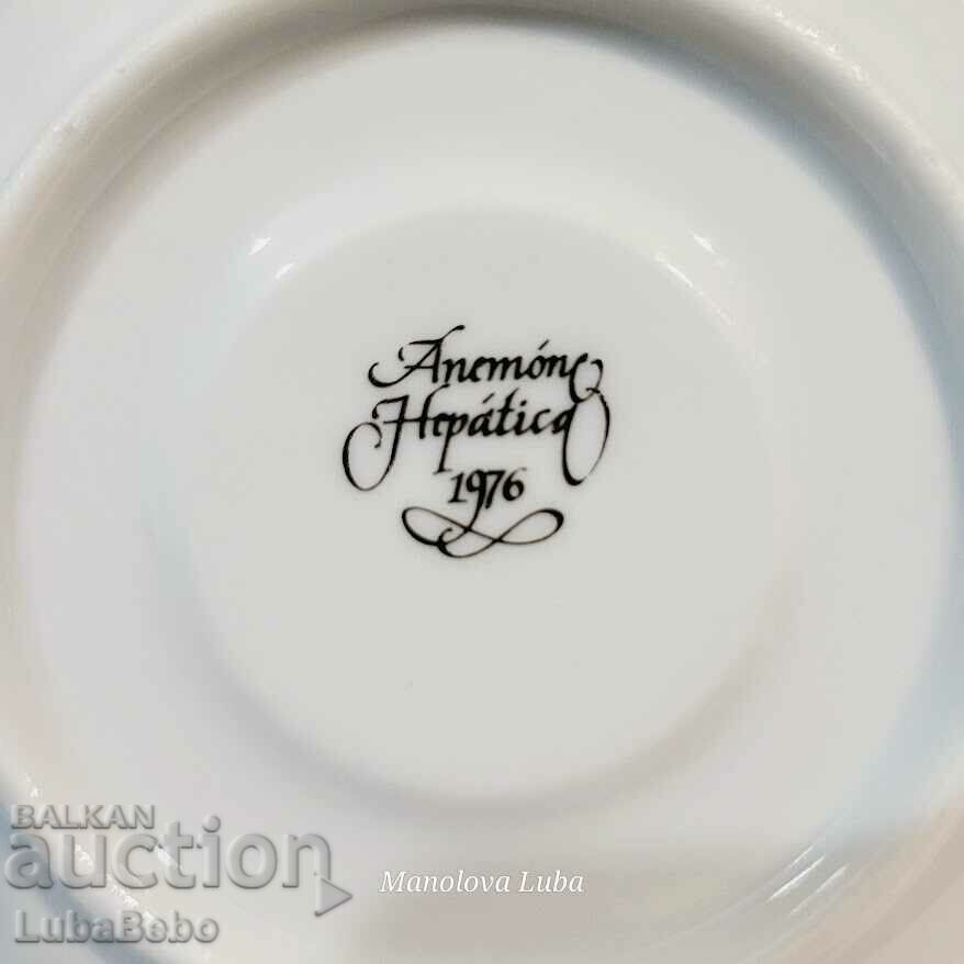 Carl von Linne porcelain cup and saucer, "Anemone Hepatica - 7 Carl von Linne porcelain cup and saucer, "Anemone Hepatica - 7