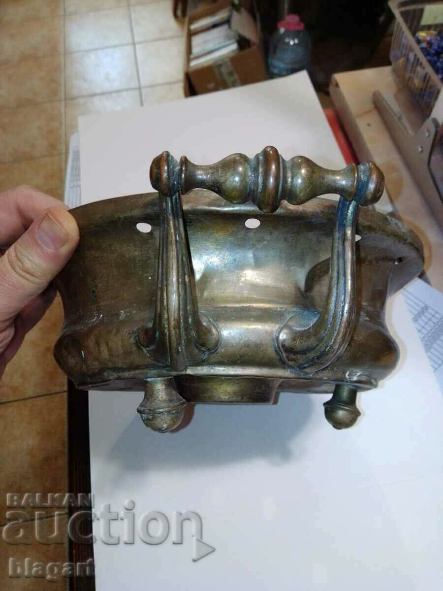 Ancient vessel, bowl-brass, bronze with price 40.00 BGN | € 20.45 Ancient vessel, bowl-brass, bronze with price 40.00 BGN | € 20.45