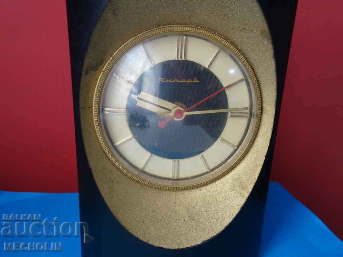 КОЛЕКЦИОНЕРСКИ РУСКИ КВАРЦОВ ЧАСОВНИК ЯНТАР 2 с цена 20.00 лв. | € 10.23 КОЛЕКЦИОНЕРСКИ РУСКИ КВАРЦОВ ЧАСОВНИК ЯНТАР 2 с цена 20.00 лв. | € 10.23