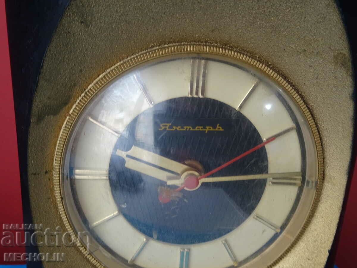 Аукцион КОЛЕКЦИОНЕРСКИ РУСКИ КВАРЦОВ ЧАСОВНИК ЯНТАР 2 Аукцион КОЛЕКЦИОНЕРСКИ РУСКИ КВАРЦОВ ЧАСОВНИК ЯНТАР 2