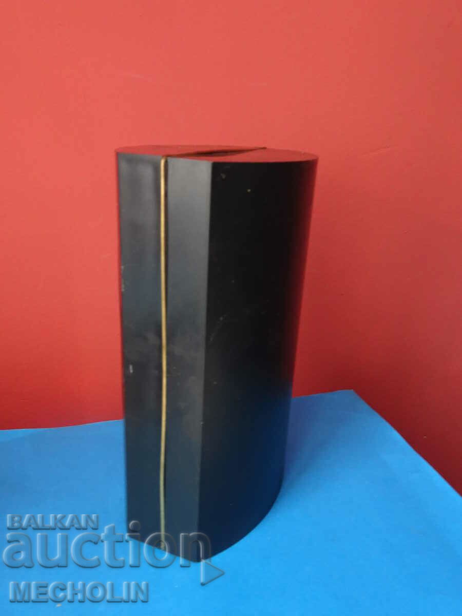 КОЛЕКЦИОНЕРСКИ РУСКИ КВАРЦОВ ЧАСОВНИК ЯНТАР 2 - 5 КОЛЕКЦИОНЕРСКИ РУСКИ КВАРЦОВ ЧАСОВНИК ЯНТАР 2 - 5