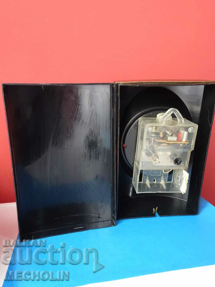 КОЛЕКЦИОНЕРСКИ РУСКИ КВАРЦОВ ЧАСОВНИК ЯНТАР 2 - 6 КОЛЕКЦИОНЕРСКИ РУСКИ КВАРЦОВ ЧАСОВНИК ЯНТАР 2 - 6