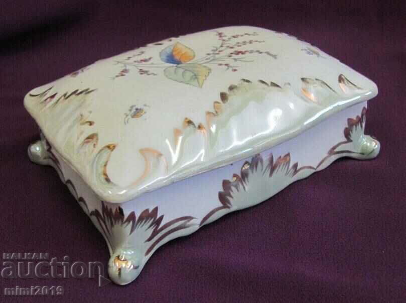 Auction Vintich Porcelain Jewelry Box Marked Auction Vintich Porcelain Jewelry Box Marked