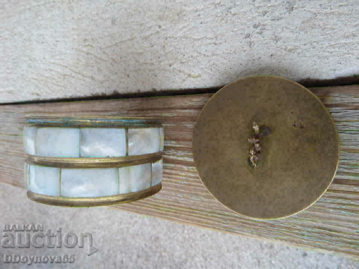 Доставка на Месингова кутия със седеф Доставка на Месингова кутия със седеф