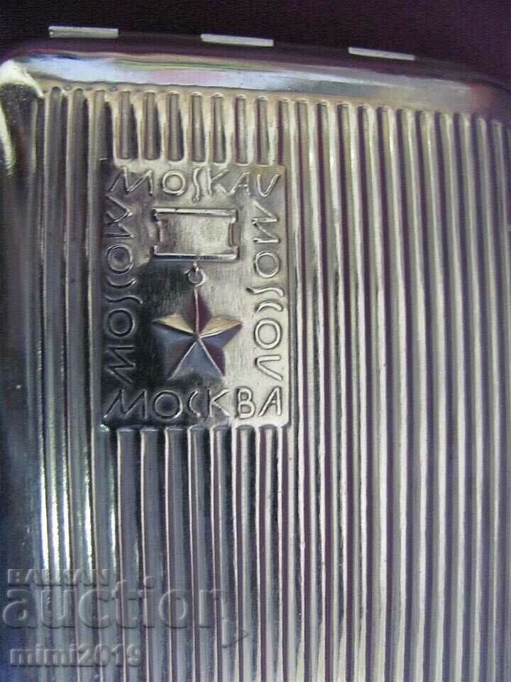 Licitație Snuffbox din metal Vintich din anii 60 Moscova URSS Licitație Snuffbox din metal Vintich din anii 60 Moscova URSS