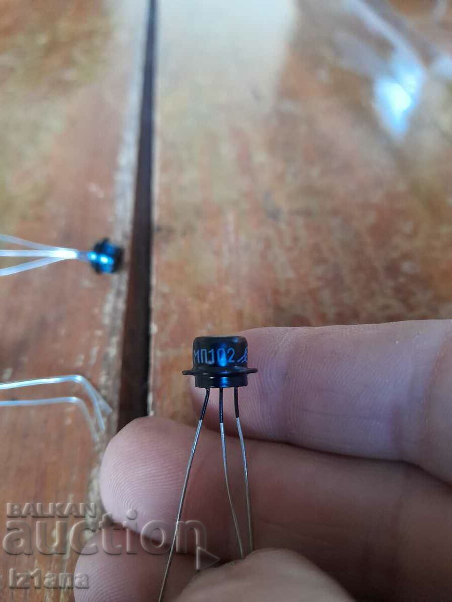 Auction Transistor MP102 Auction Transistor MP102