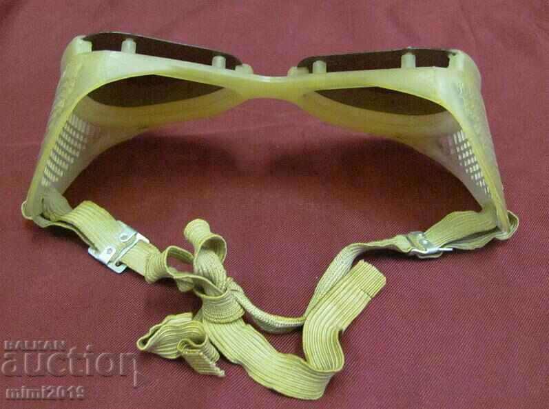 Ochelari de soare de siguranță Art Deco anilor 40 cu preț 30.00 BGN | € 15.34