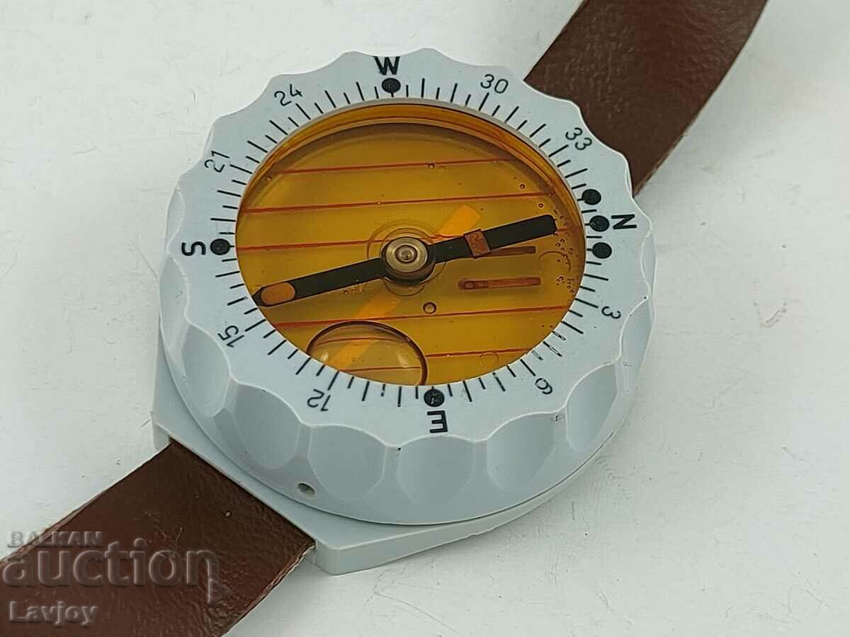 Auction Old hand compass with liquid Auction Old hand compass with liquid