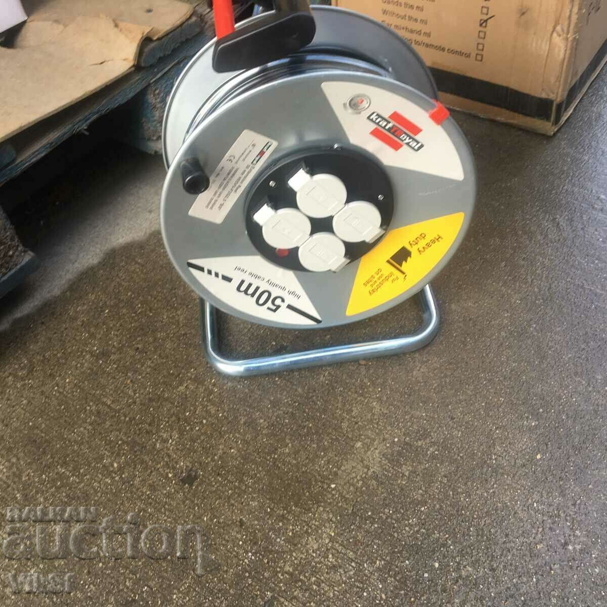 Prelungire tambur KraftRoyal, 50 m, 3 x 2,5 mm, 4 mufe, cu preț 87.50 BGN | € 44.74 Prelungire tambur KraftRoyal, 50 m, 3 x 2,5 mm, 4 mufe, cu preț 87.50 BGN | € 44.74