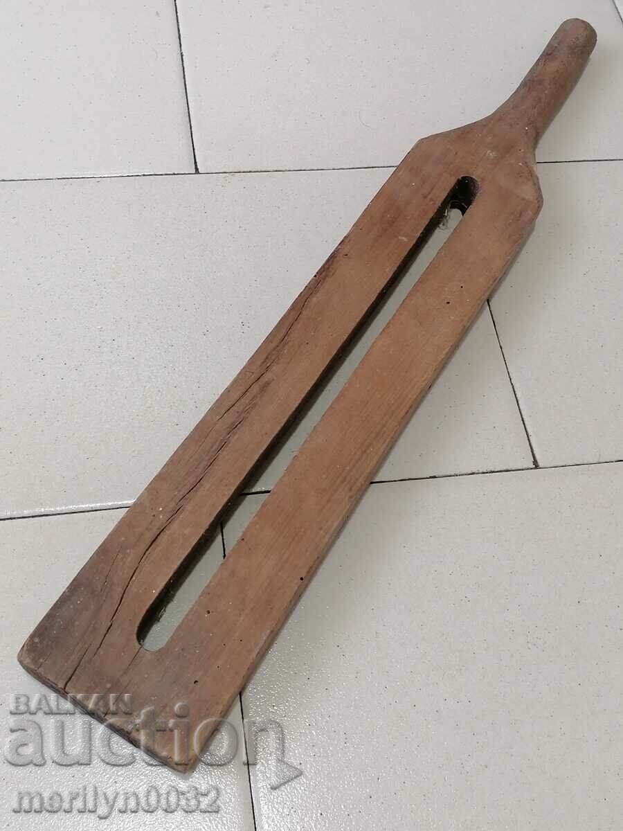 Delivery of Old wooden club, wooden club, wooden club Delivery of Old wooden club, wooden club, wooden club