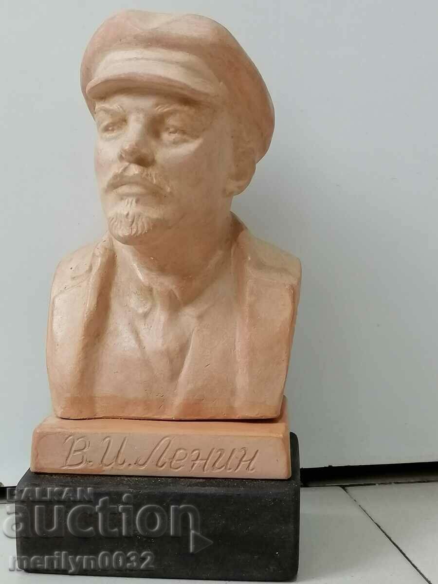 Delivery of Ceramic bust of Lenin figure plastic statuette ceramics Delivery of Ceramic bust of Lenin figure plastic statuette ceramics